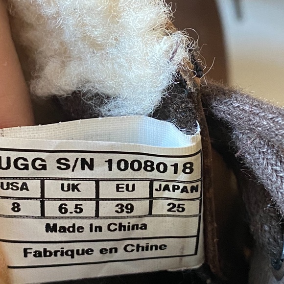 Ugg Zea waterproof suede ,shearling lined bootie. Size 8. Worn once . Brown - Picture 6 of 8